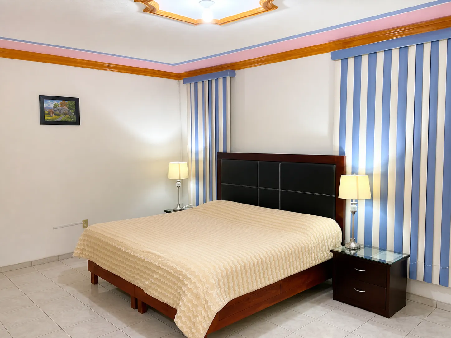Habitación King Size del Hotel La Parroquia en Tecamachalco